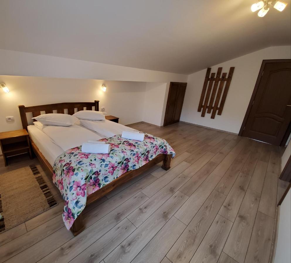 Pensiunea Casa Brancovenilor Simbata de Sus Luaran gambar